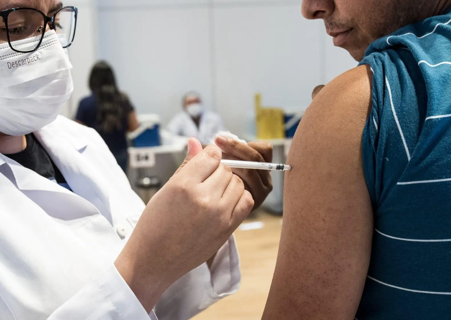 Pontos de vacinação estarão disponíveis em seis shoppings de Fortaleza