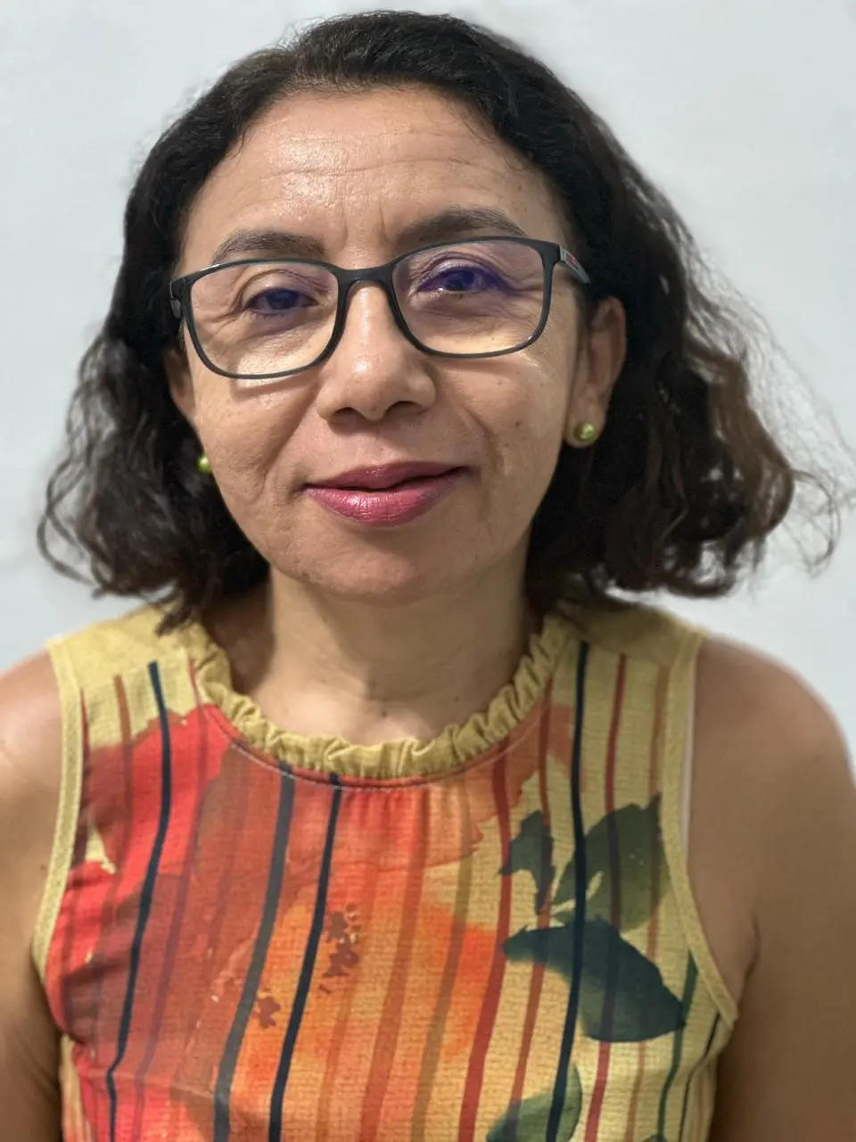 Doutora em educação, professora da educação básica, membro da Coordenação Colegiada do Fórum EJA/CE