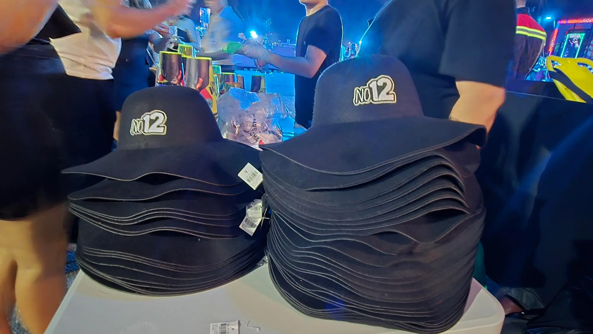 Também chamado por chapéu cata ovo, peça tem abas caídas e protege do sol e da chuva