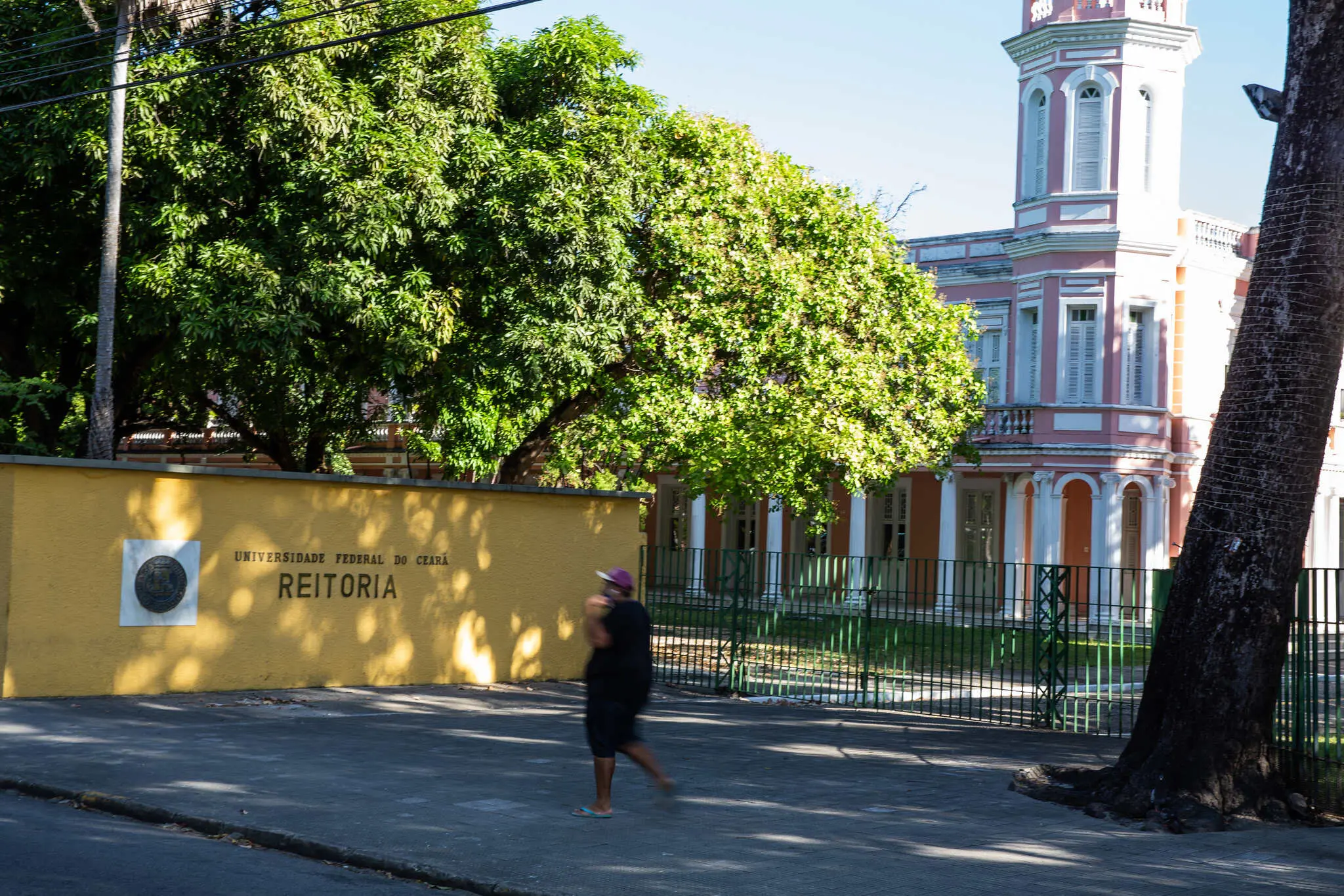 Fachada da Reitoria da Universidade Federal do Ceará