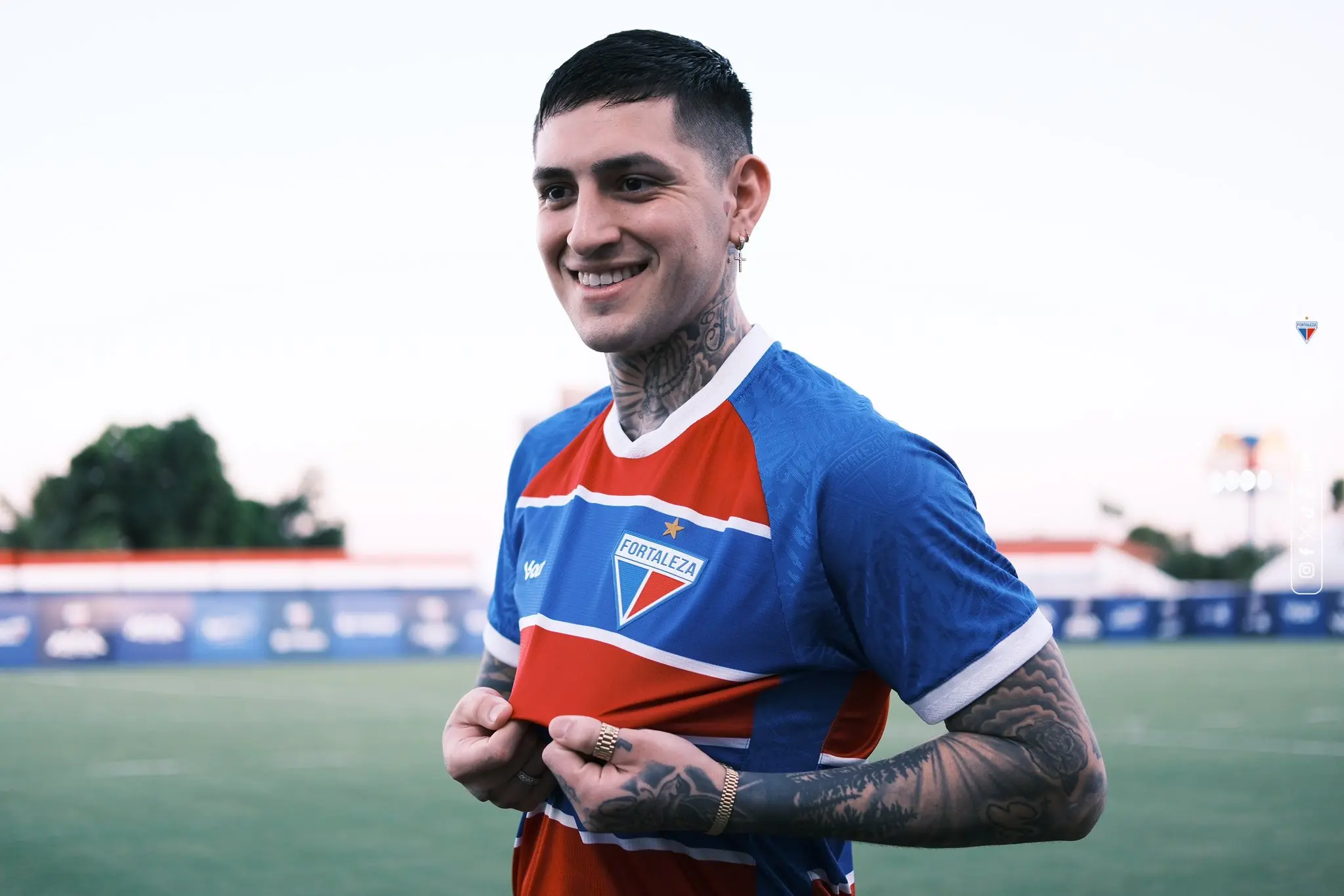 Foto de Gastón Ávila, zagueiro do Fortaleza, em sua apresentação