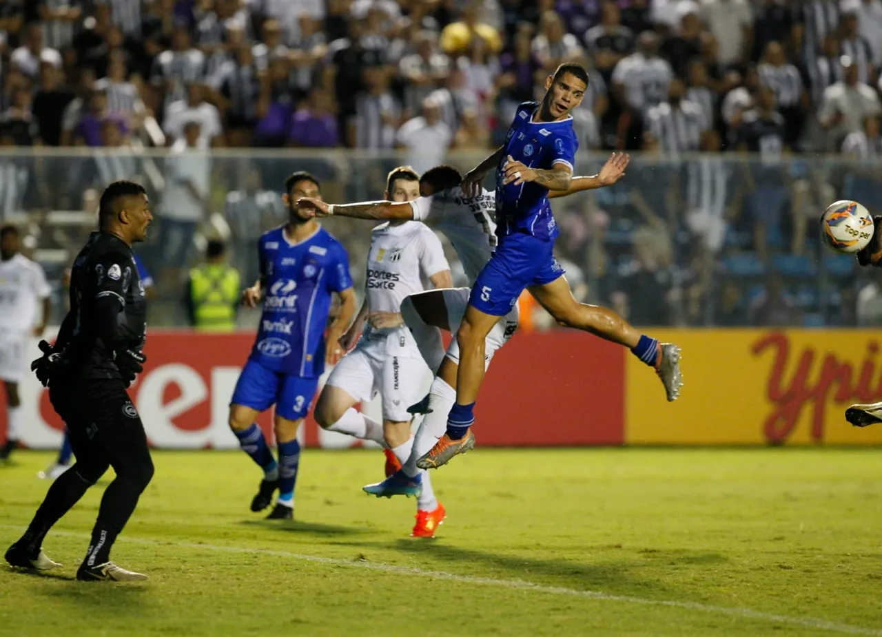 Na etapa final, o Ceará também criou chances, mas venceu pelo placar construído no 1º tempo