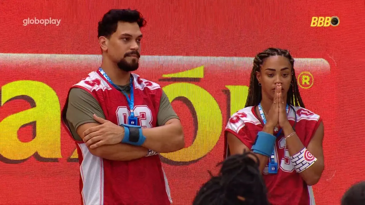 Os amigos Vinícius e Aline escolheram a dupla que cumprirá o castigo