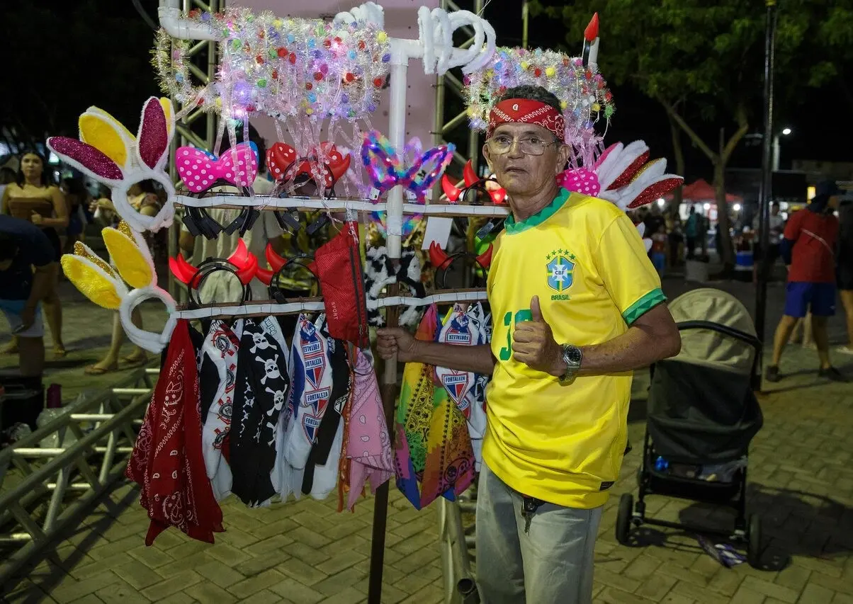 Antônio aproveitou a chegada do novo polo para fazer uma renda extra no Pré-Carnaval