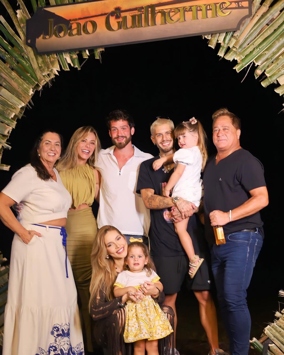 Virgínia publicou foto de João Guilherme e a família, e a ausência de Bruna foi sentida
