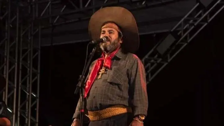 Cantor é conhecido por letras em duplo sentido, que contam histórias sobre a vida no campo