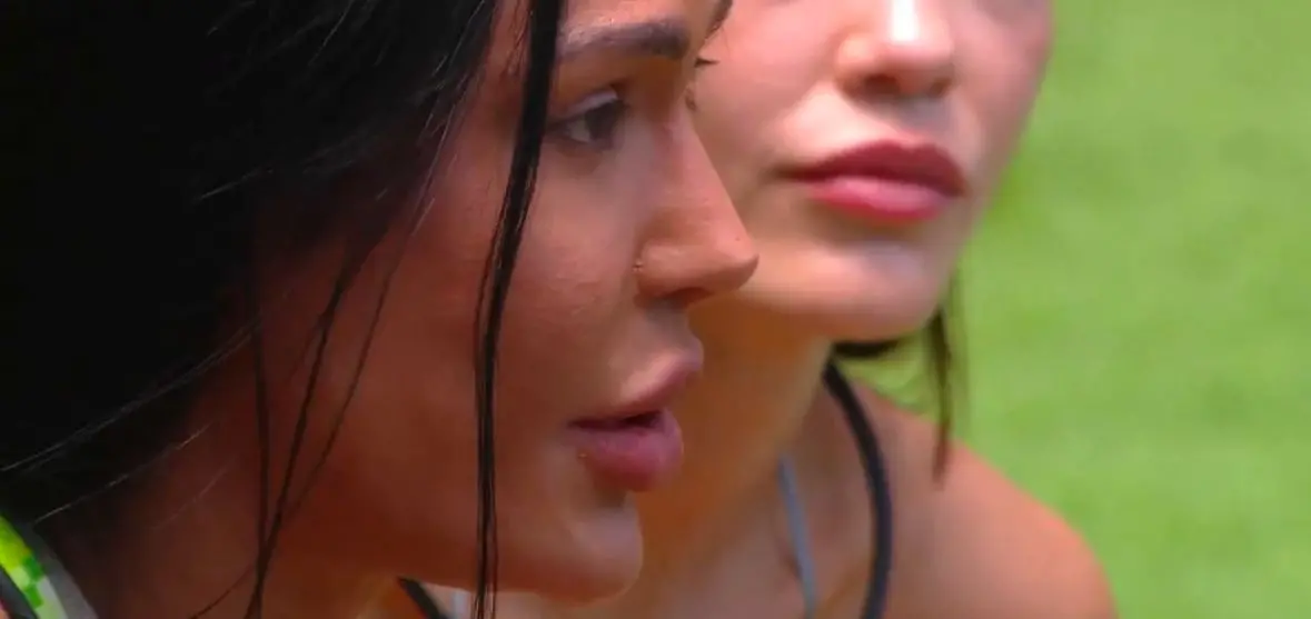 Gracyanne dialogando com participantes do BBB
