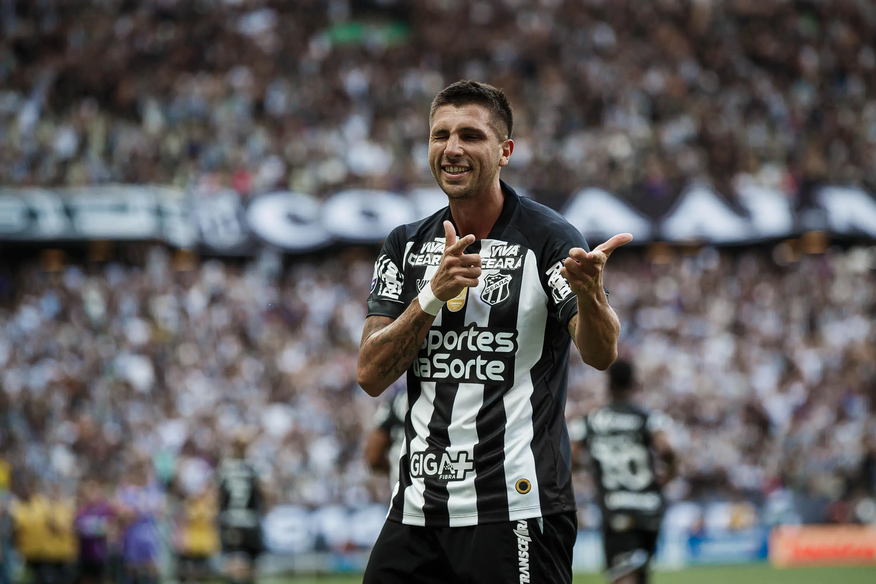 Lucas Mugni em ação pelo Ceará