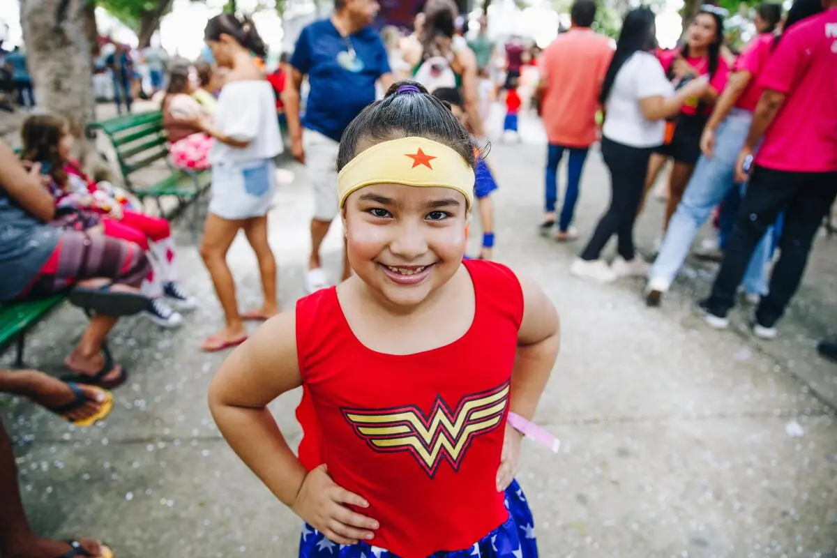 Criança fantasia de Mulher-Maravilhosa