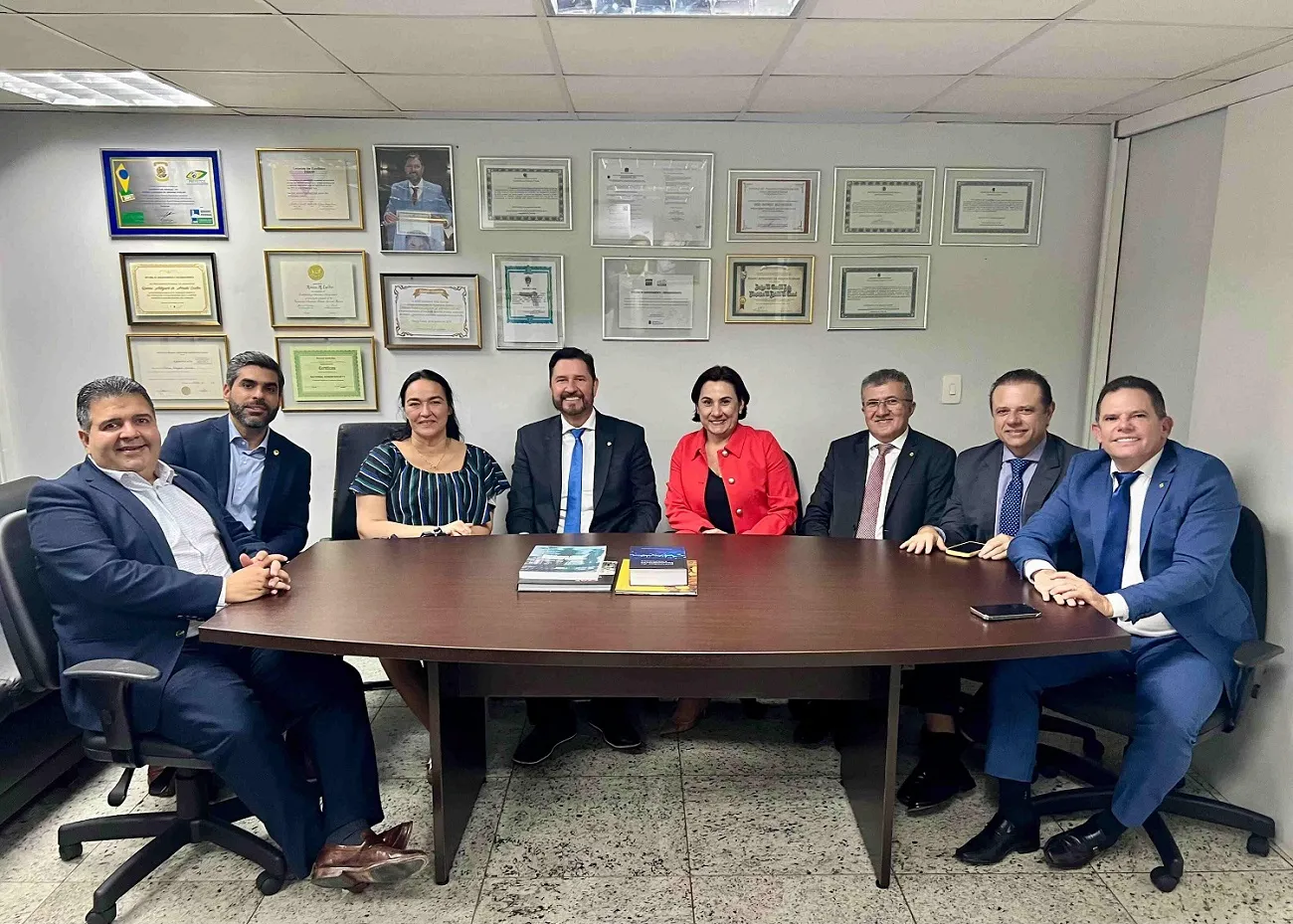 Com exceção de alguns membros do PL, a eleição do deputado Romeu Aldigueri (PSB) para a presidência da Alece contou com apoio da oposição — que ganhou espaço na Mesa Diretora