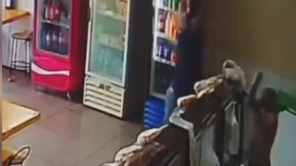 Cliente ataca funcionária de padaria no Pará com faca após se irritar com preço do pão