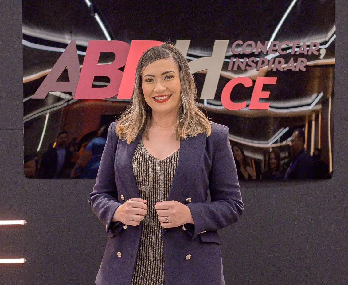 Kássia Sales é presidente da ABRH-CE