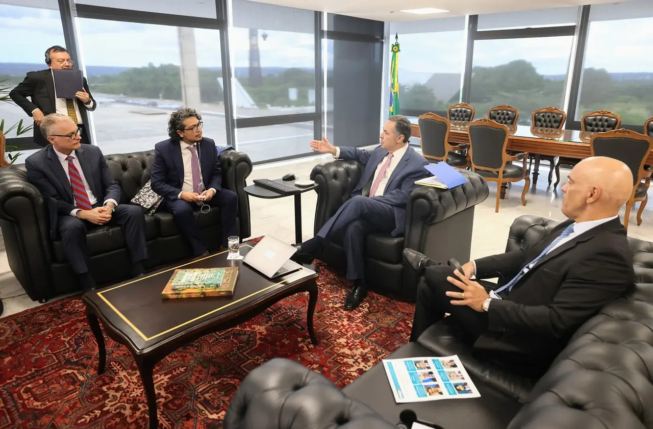 STF recebe delegação da OEA, a Comissão Interamericana de Direitos Humanos (CIDH). STF recebe delegação da OEA e discute liberdade de expressão nas redes sociais no Brasil