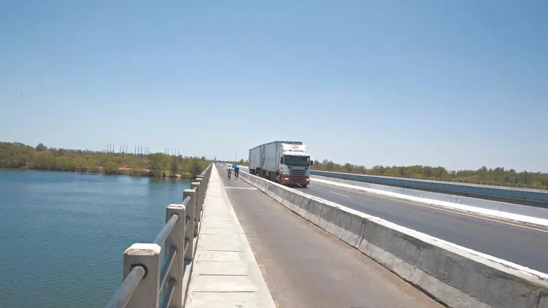 Ponte sobre o Rio Jaguaribe, em Aracati, BR-304. Dnit restringe tráfego em ponte sobre Rio Jaguaribe, em Aracati; veja recomendações e rotas alternativas
