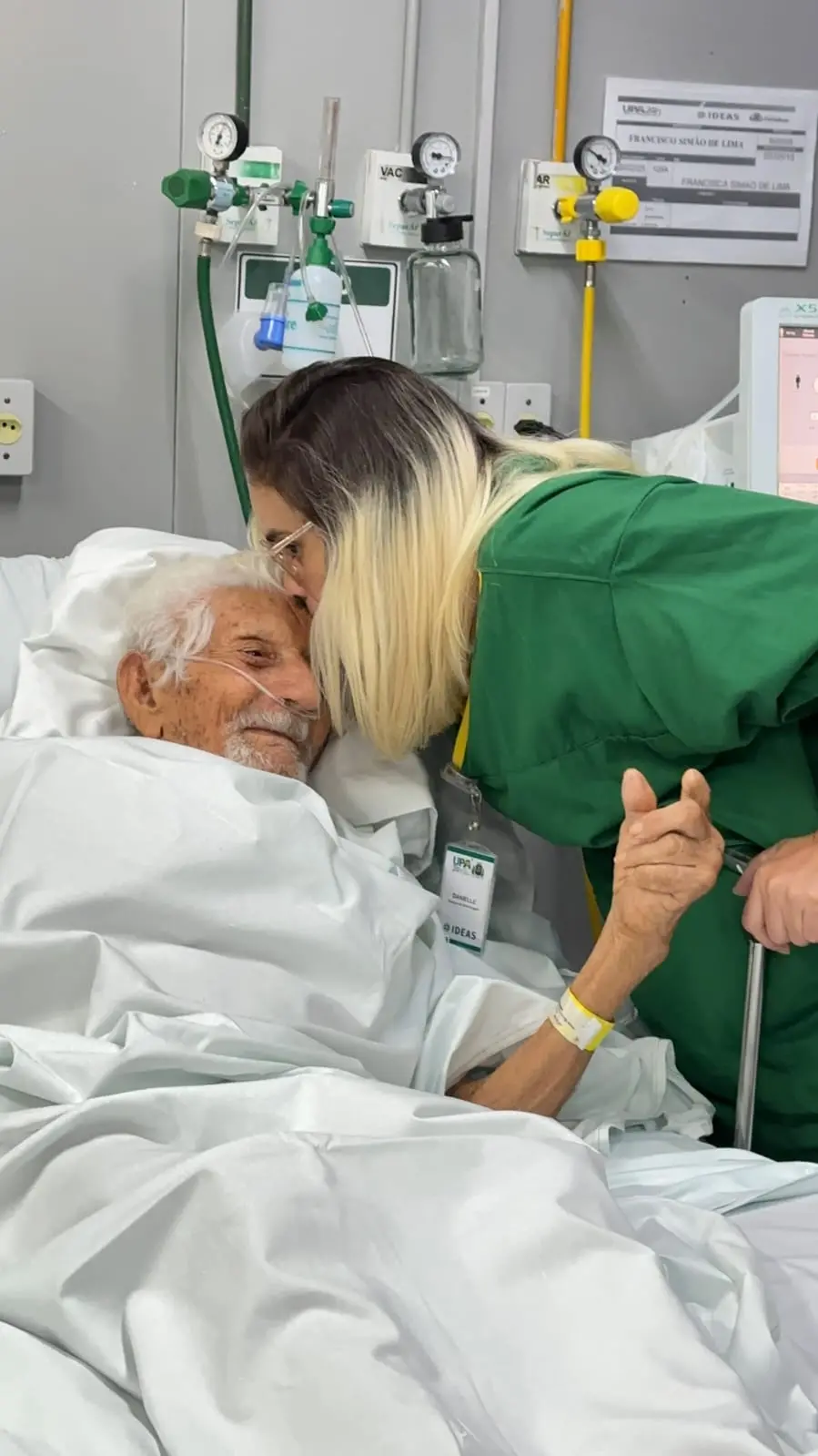 Enfermeira faz amizade com paciente em Fortaleza