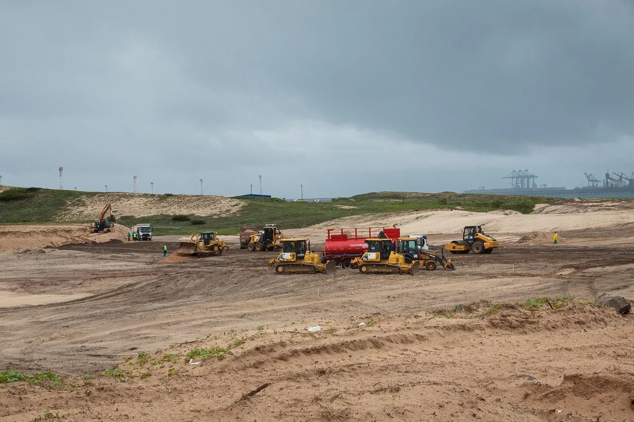 obras de parque de tancagem do porto do pecém