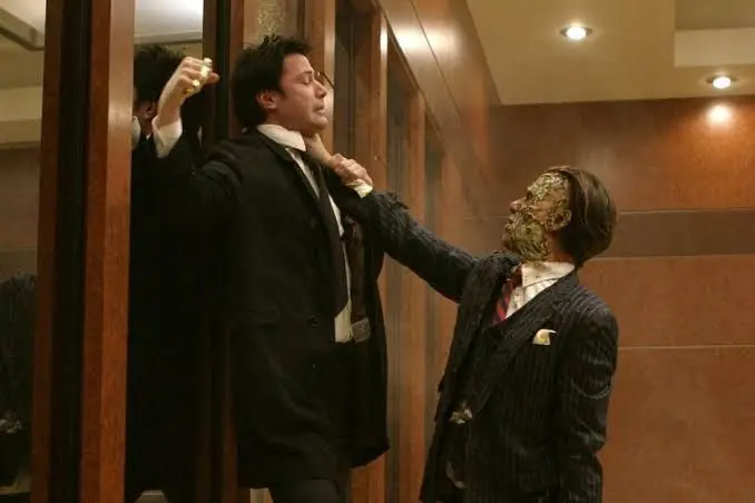 Keanu Reeves é o protagonista do filme “Constantine”