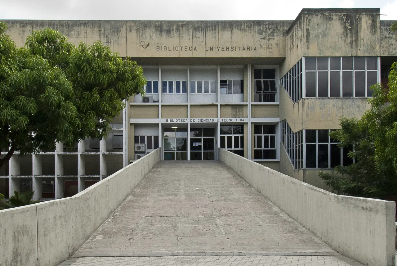 Fachada da Biblioteca do Campus do Pici