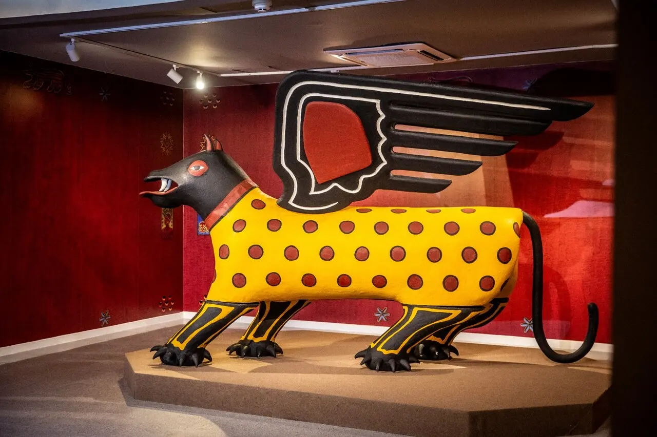 'Onça-Caetana' baseada na personagem mítica criada por Ariano, obra é destaque na exposição