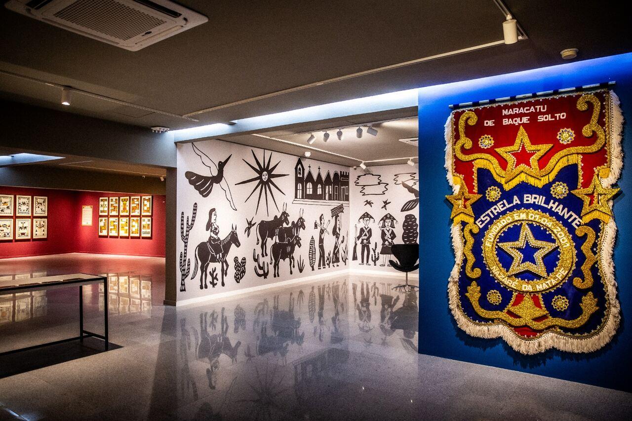 Exposição 'Armorial 50' homenageia vida e obra de Ariano Suassuna e movimento armorial