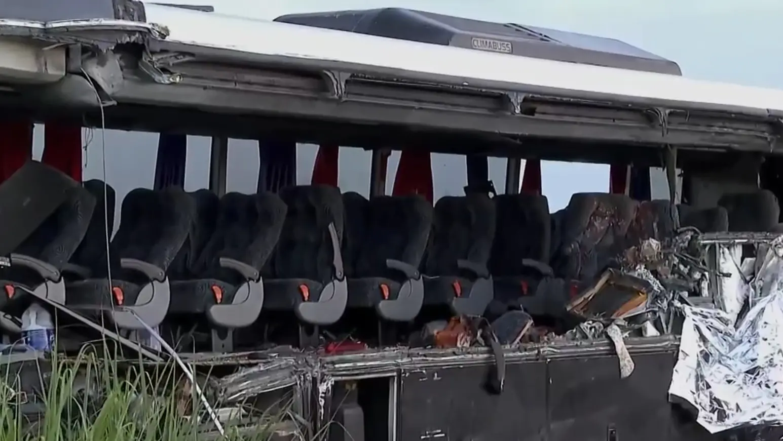 Veículo teve lateral arrancada em impacto