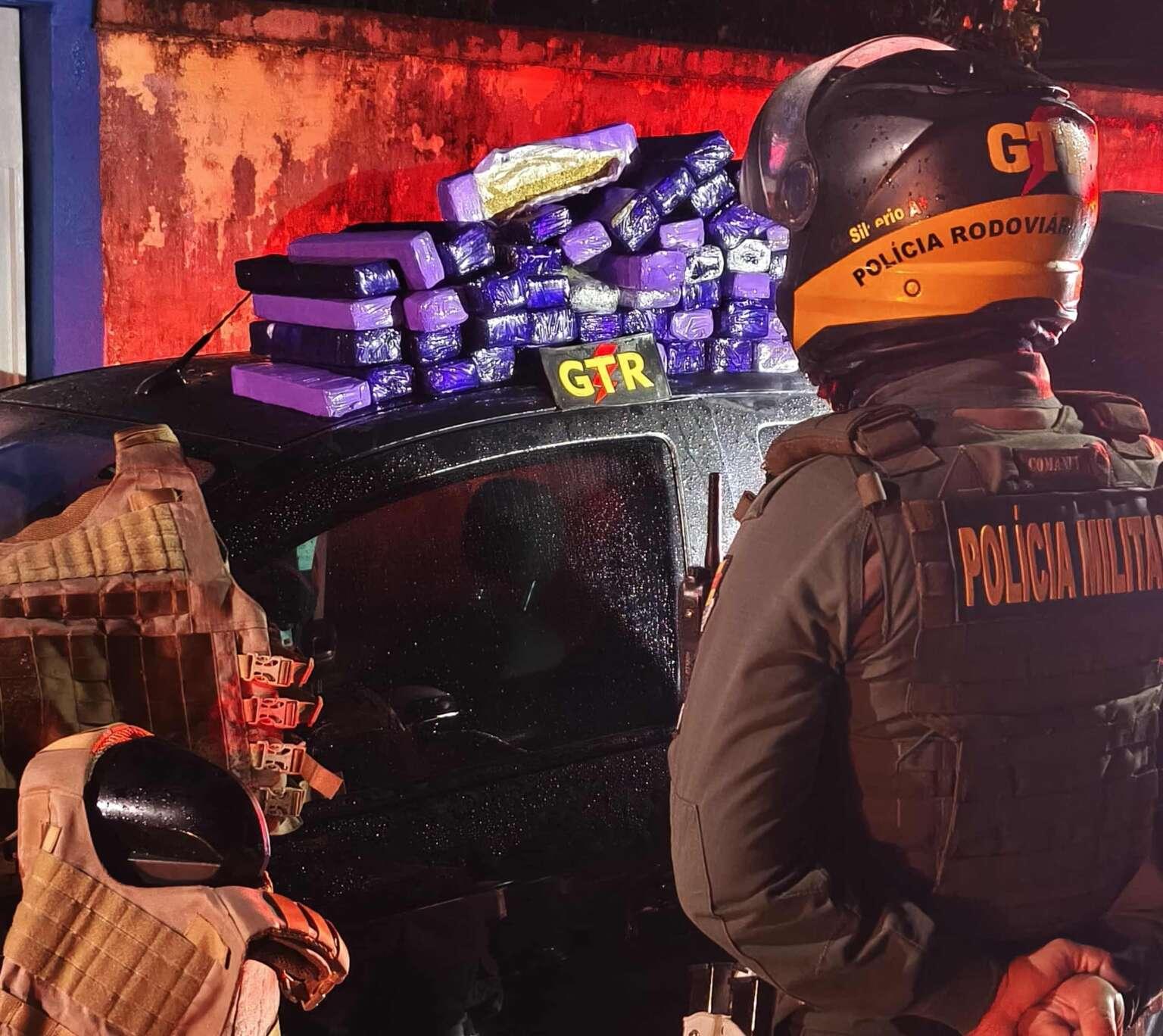 Polícia Militar apreende mais de 52kg de drogas e munição na Barra do Ceará