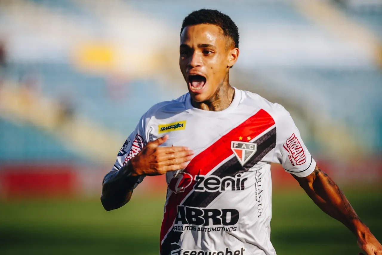Allanzinho marcou o segundo do Ferroviário no jogo
