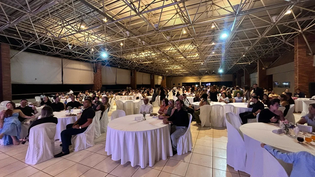 Evento reuniu centenas de pessoas no Clube dos Diários, em Fortaleza