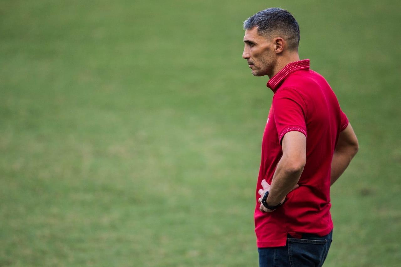 Vojvoda enfrenta um momento de oscilação de resultados no Fortaleza.