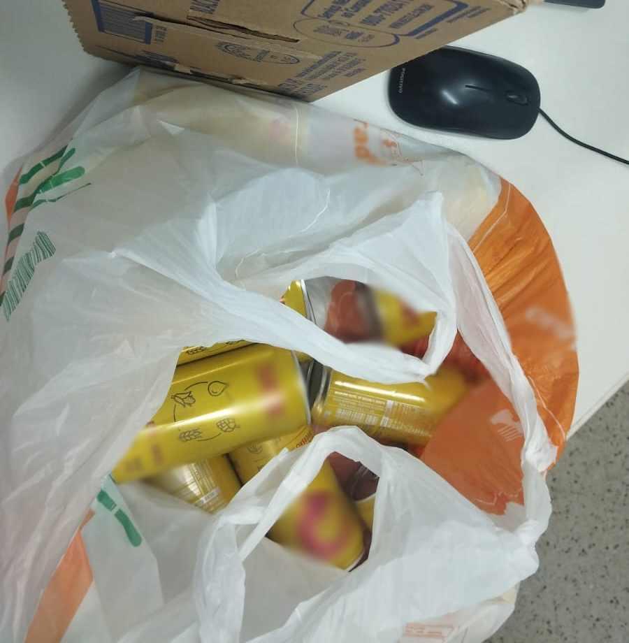 Foto de cervejas furtadas de supermercado em juazeiro do norte