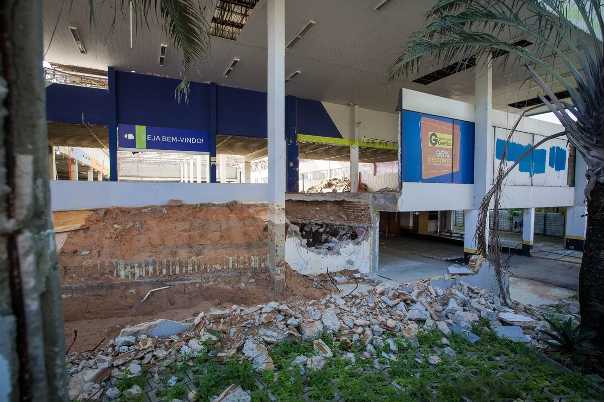 Obras do Hiper Mateus na Aldeota: loja está abandonada e sem sinal de operários na construção