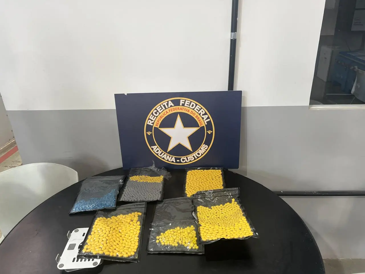 Fotos de ecstasy apreendido pela Receita Federal
