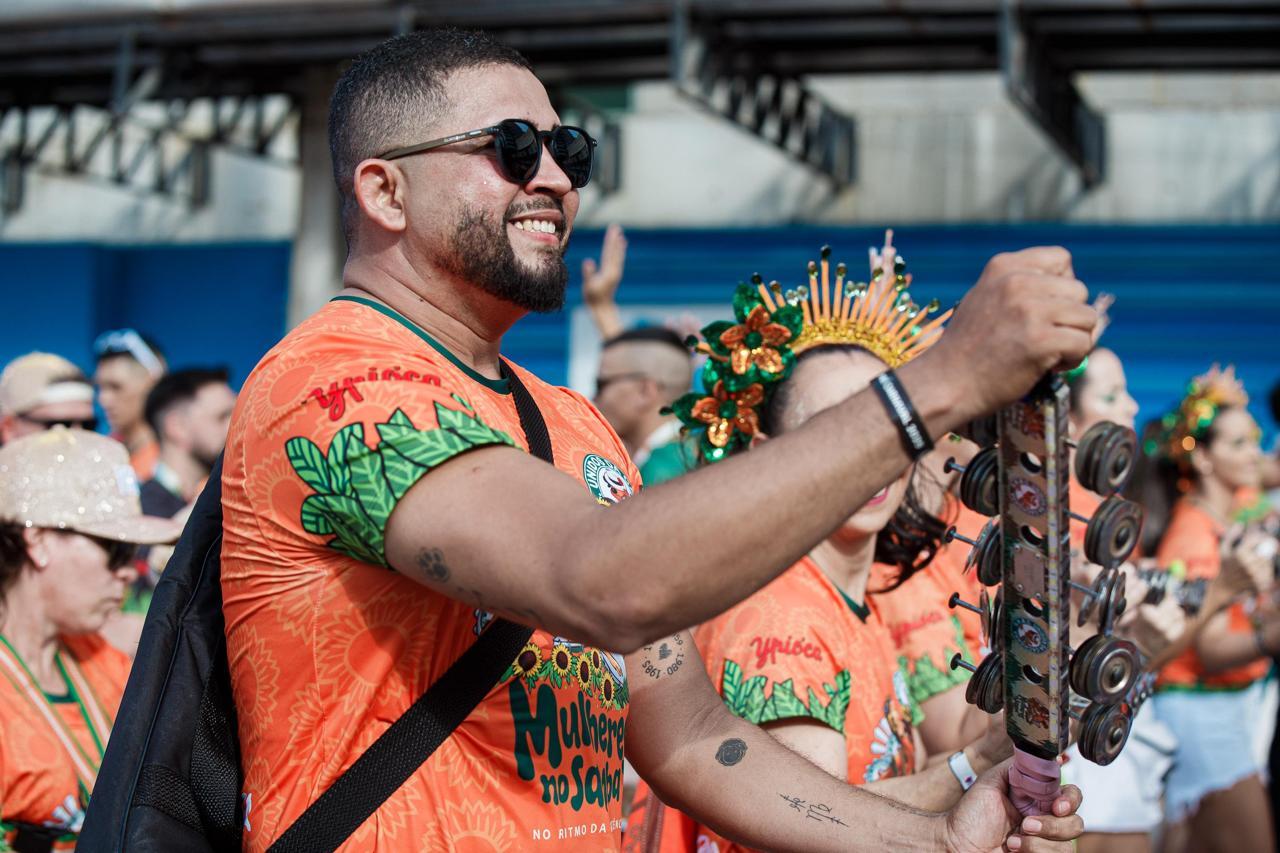 Unidos da Cachorra em apresentação do Pré-Carnaval 2025