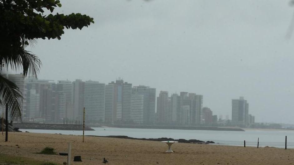 Previsão aponta chuvas intensas e maré alta para Fortaleza nos próximos dias