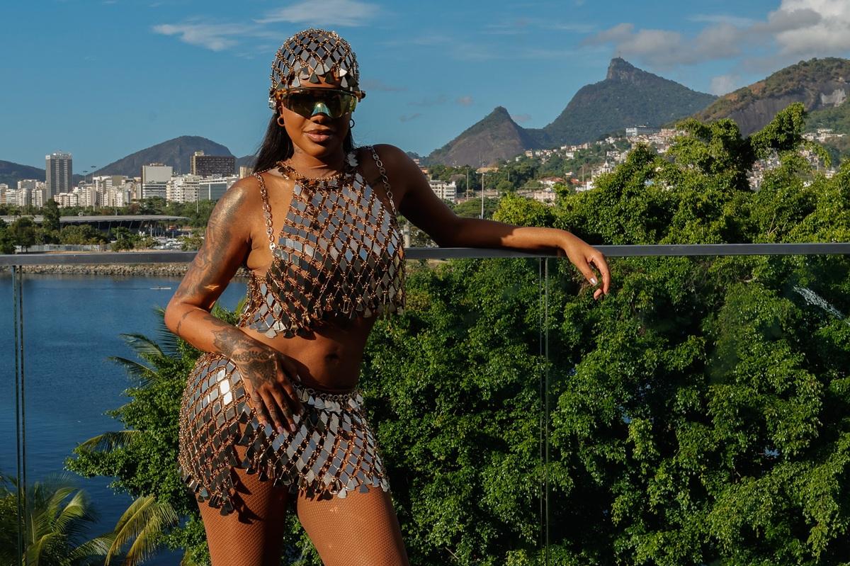 Ludmilla com look Rabanne para o Fervo da Lud