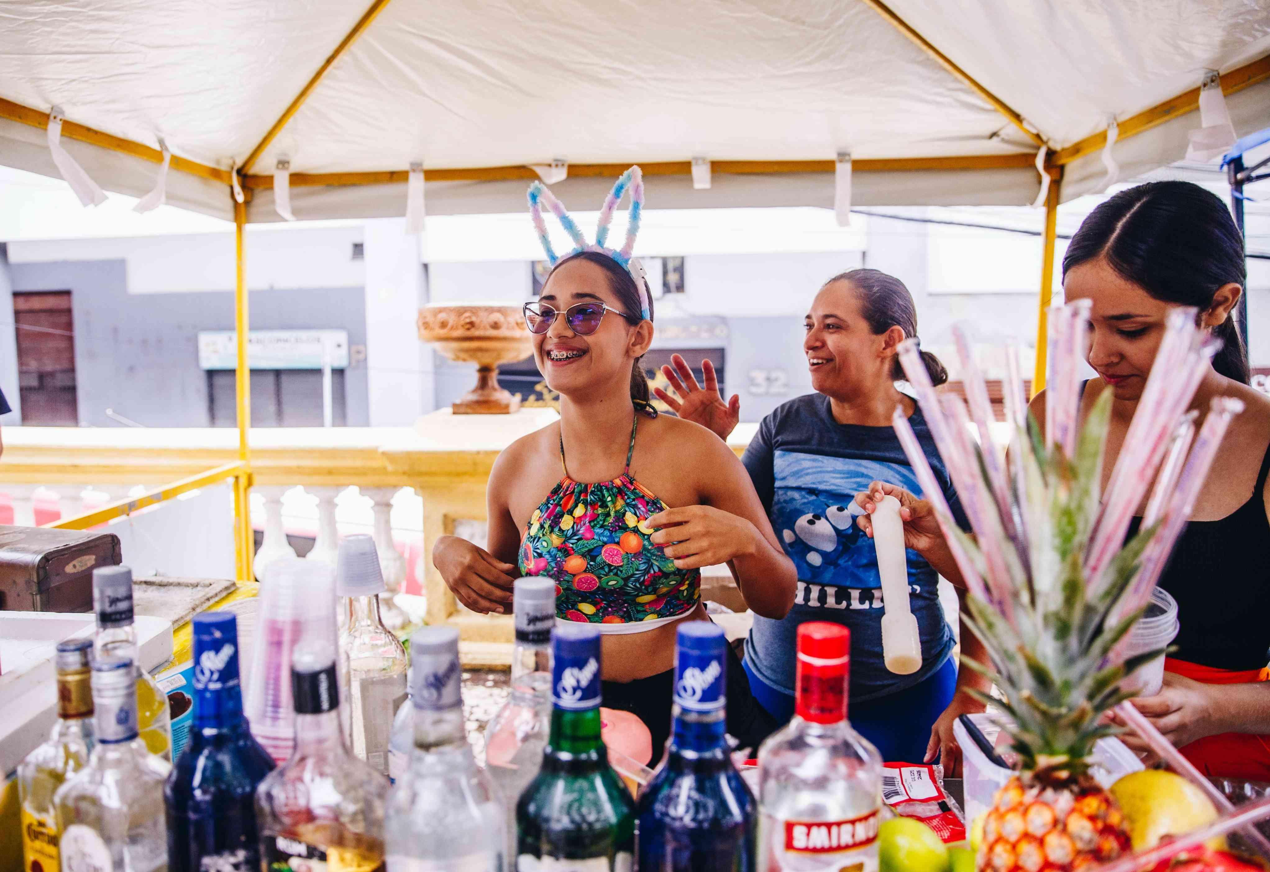 Yara Maria, vendedora ambulante no Carnaval de Fortaleza