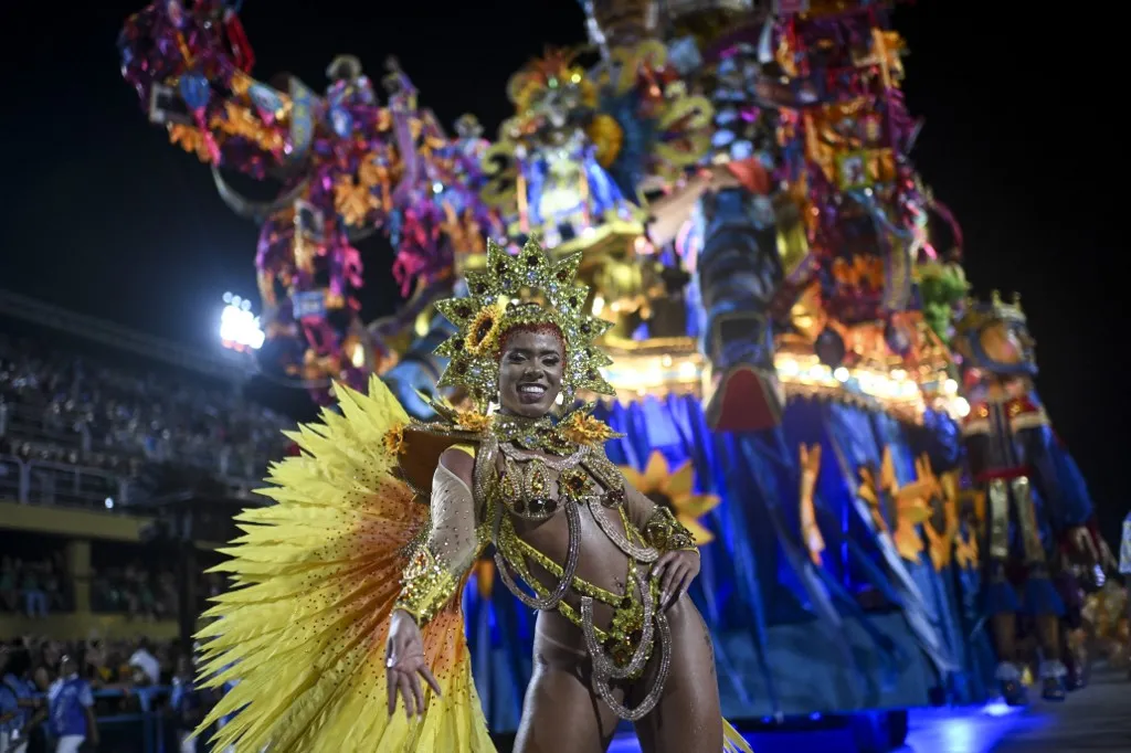 A escola de samba Portela se apresentou durante a noite de encerramento do Carnaval do Rio, no Sambódromo da Marquês de Sapucaí