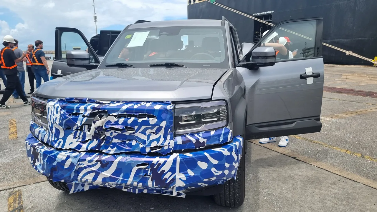 BYD traz primeiros exemplares do Denza B5, SUV 4x4 que deve ter preço em torno de R$ 500 mil
