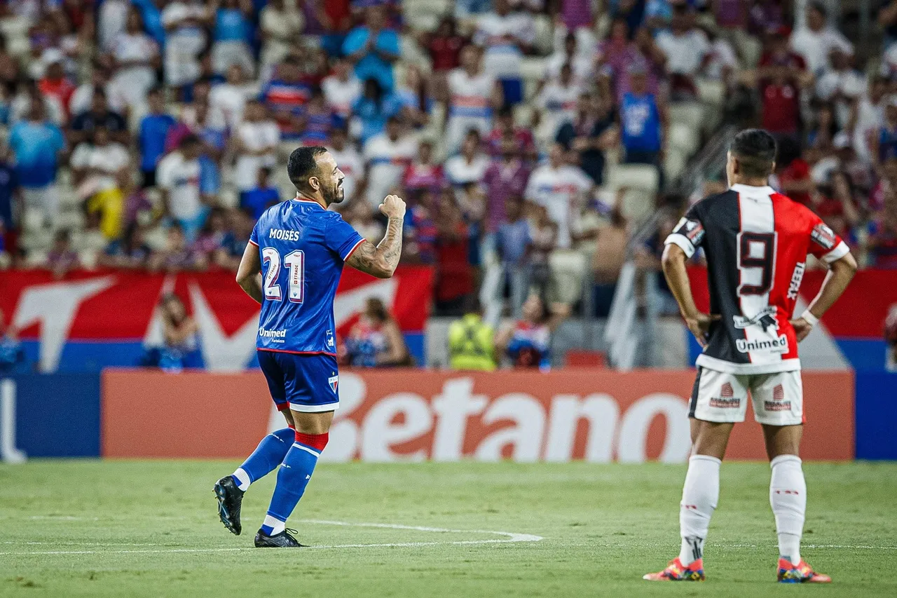 Moisés foi o cara do jogo com 2 gols marcados