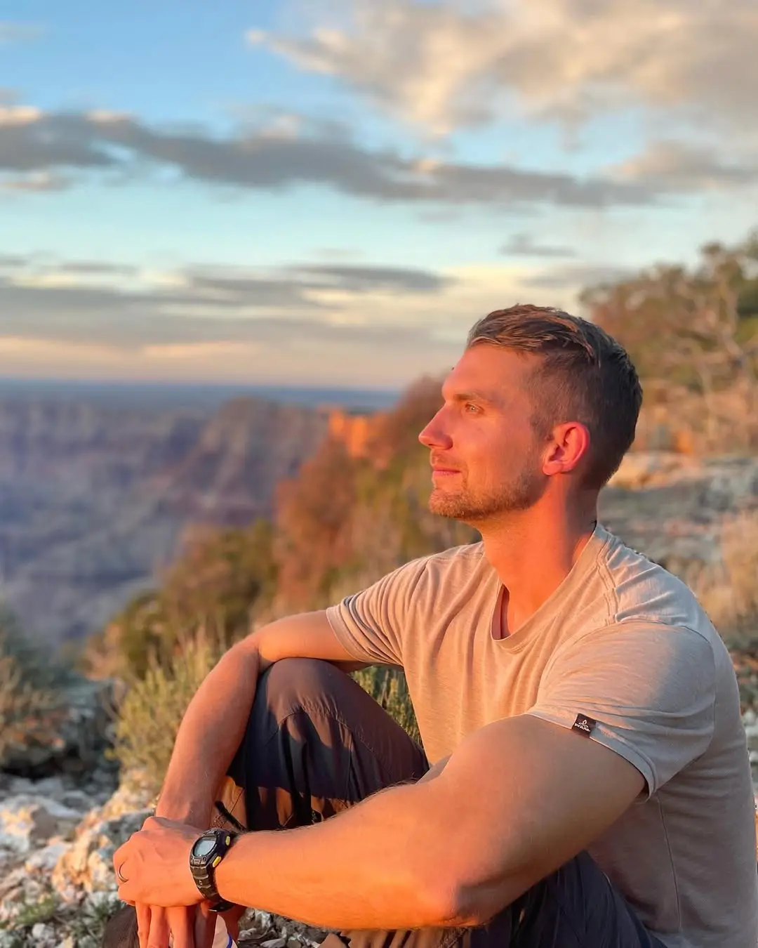 Youtuber americano morre aos 36 anos por grave lesão cerebral em acidente de carro