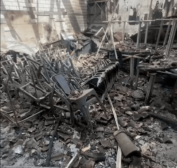 Cadeiras ficaram queimadas com incêndio