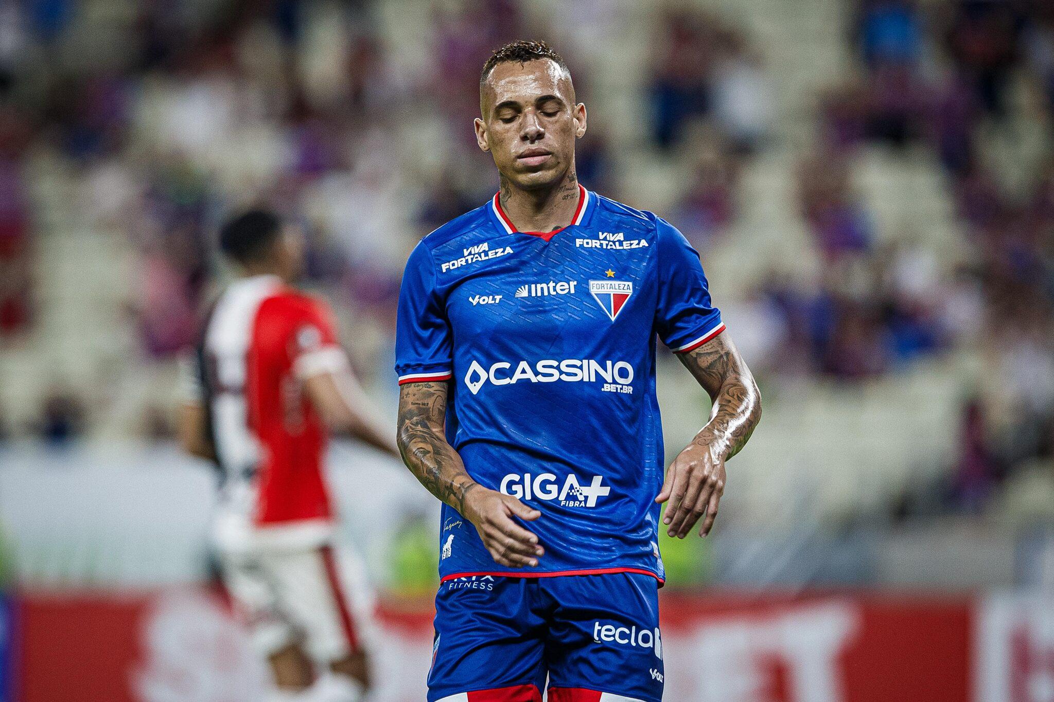 Foto de Breno Lopes, jogador do Fortaleza, durante jogo contra o Ferroviário