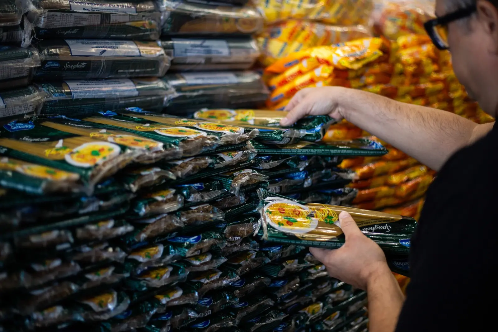 foto de alimentos no supermercado