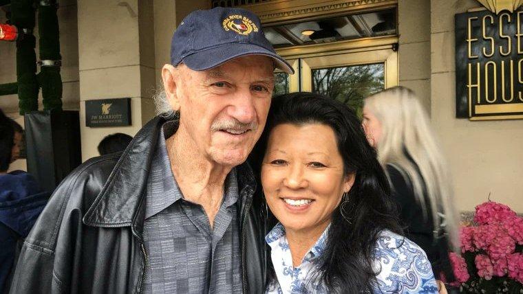 Foto de Betsy Arakawa e Gene Hackman