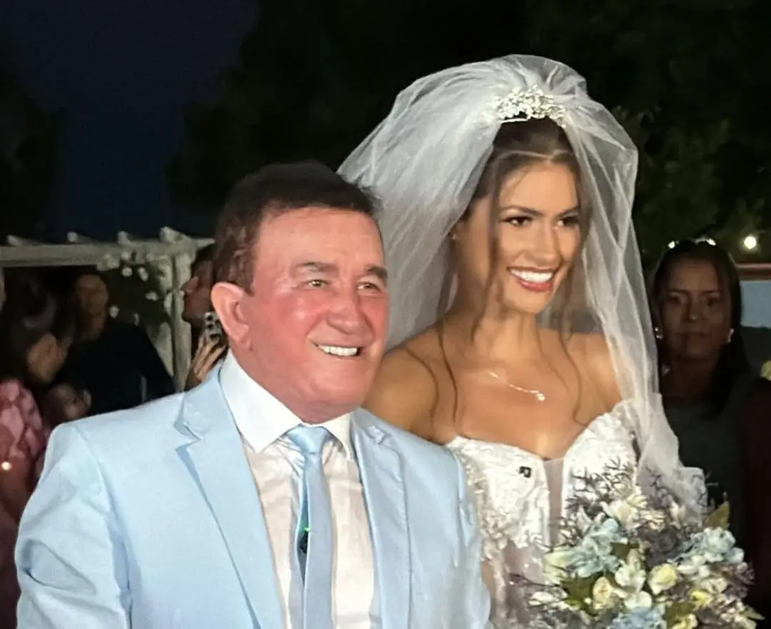 Fotos do casal foram registradas por convidados