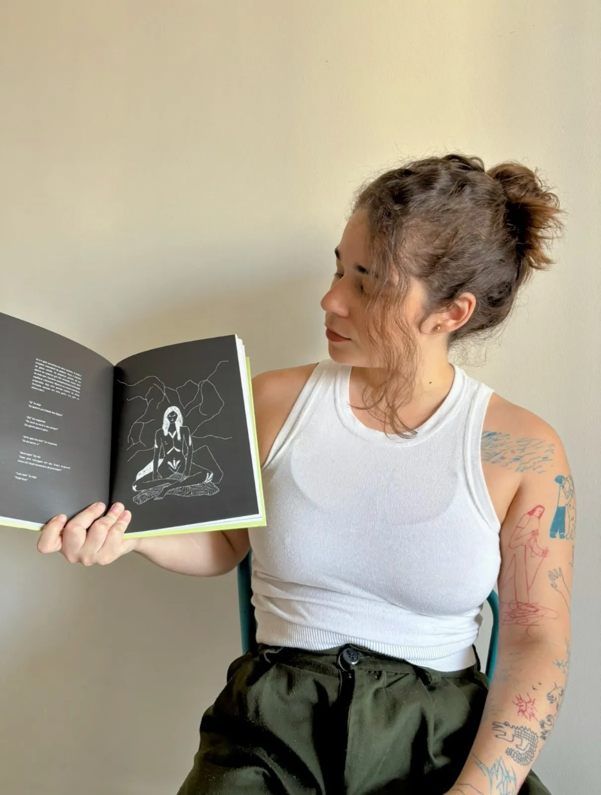 Esse é o primeiro livro da escritora e artista visual Juliana Siebra