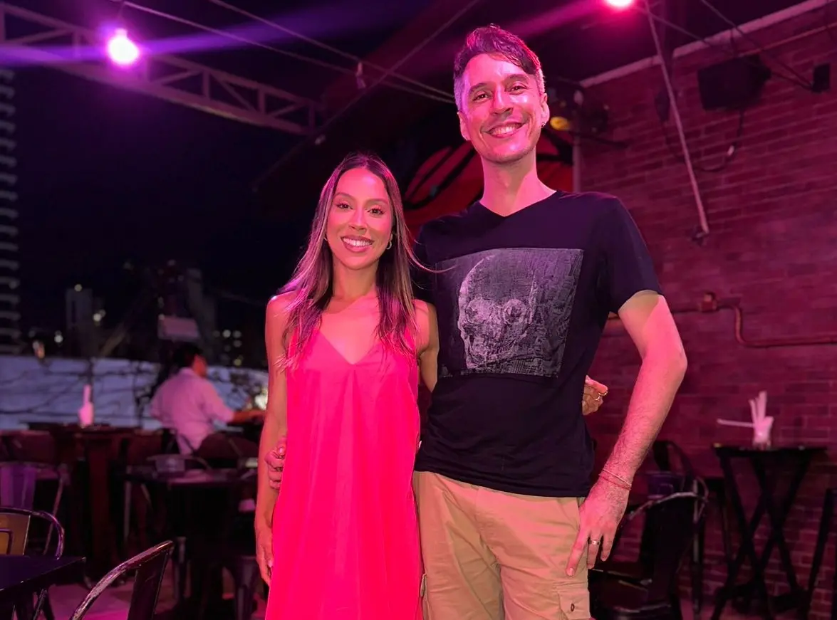 Renata Saldanha ao lado do irmão Rafael