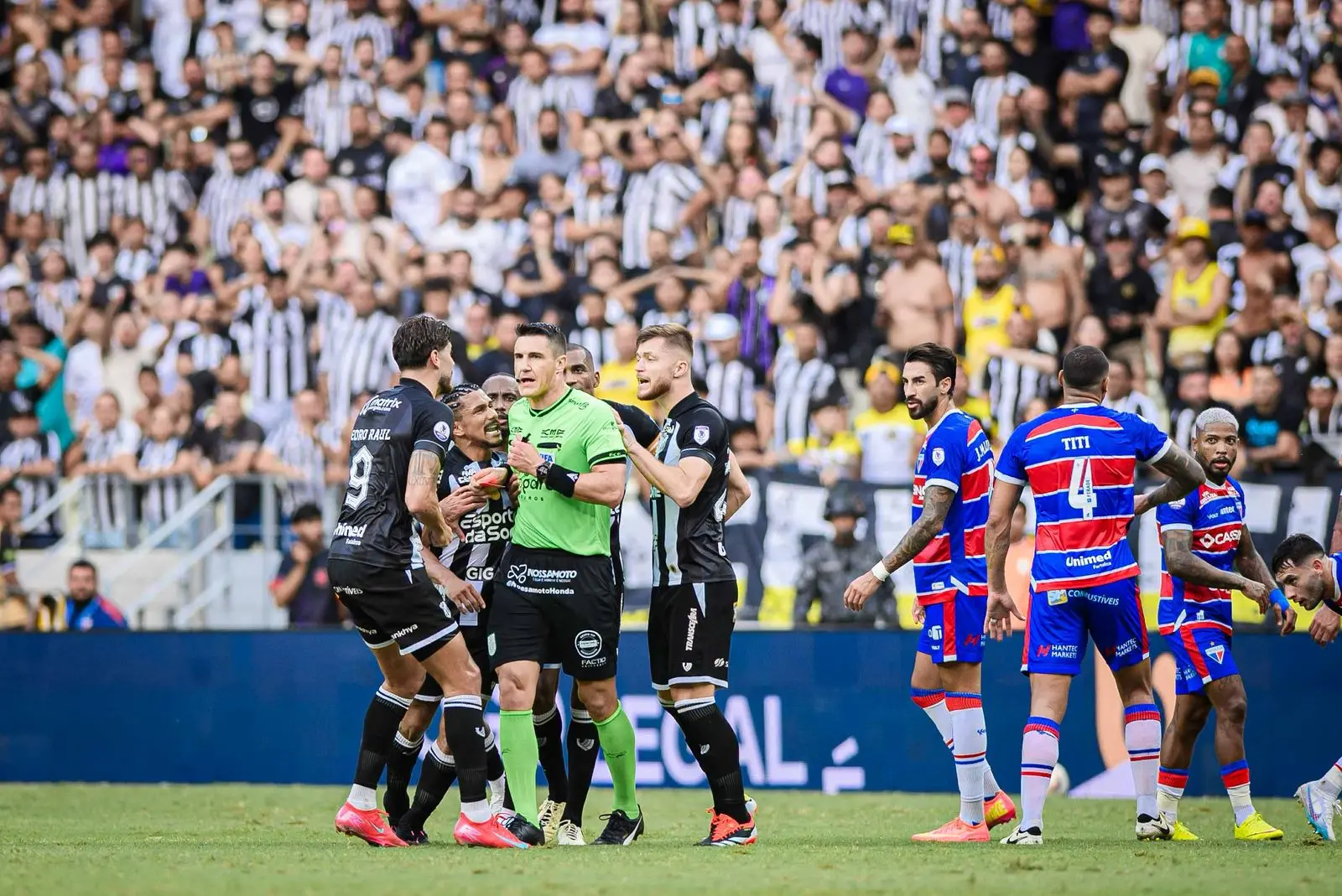 Arbitragem do Clássico-Rei entre Ceará e Fortaleza