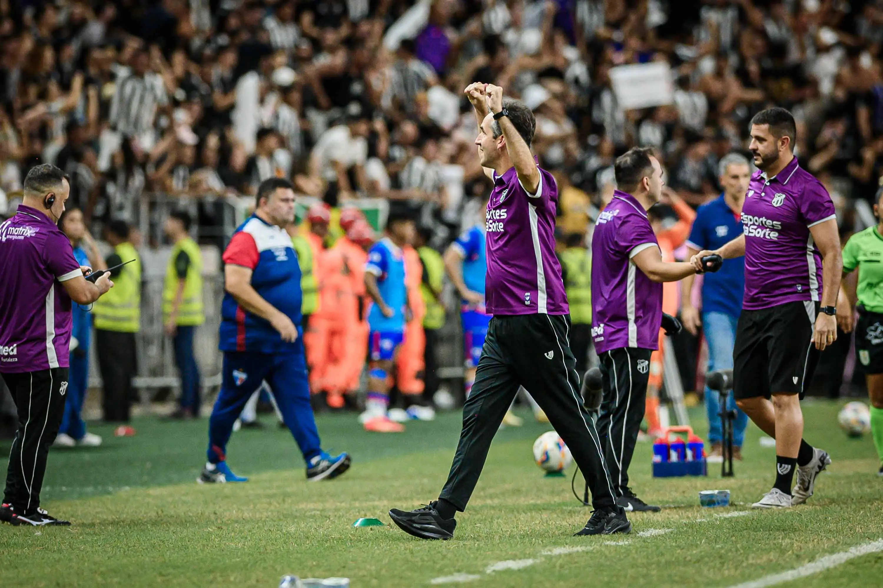 Foto de Léo Condé, treinador do Ceará