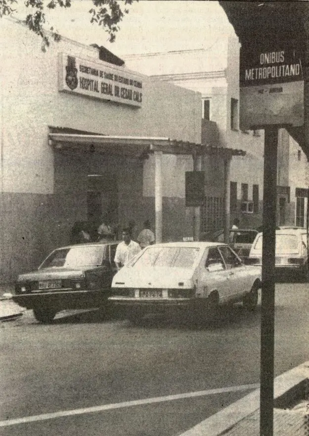 Foto em preto e branco da fachada do HGCC em 1991